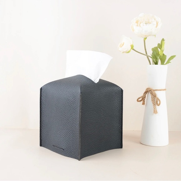 Square Leather Tissue Box Cover, Bathroom Decor, Kleenex Case Urethane Leather - Picture 1 of 8